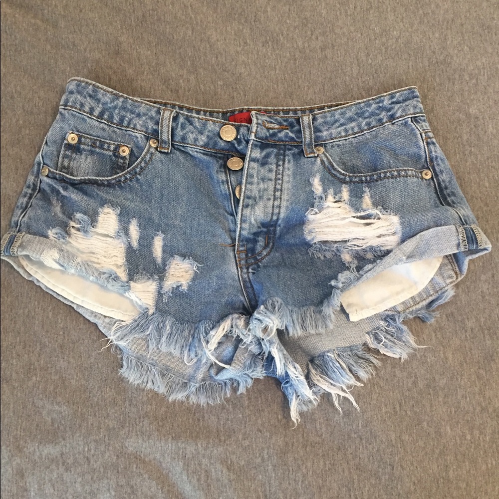 Medium wash denim boyfriend shorts